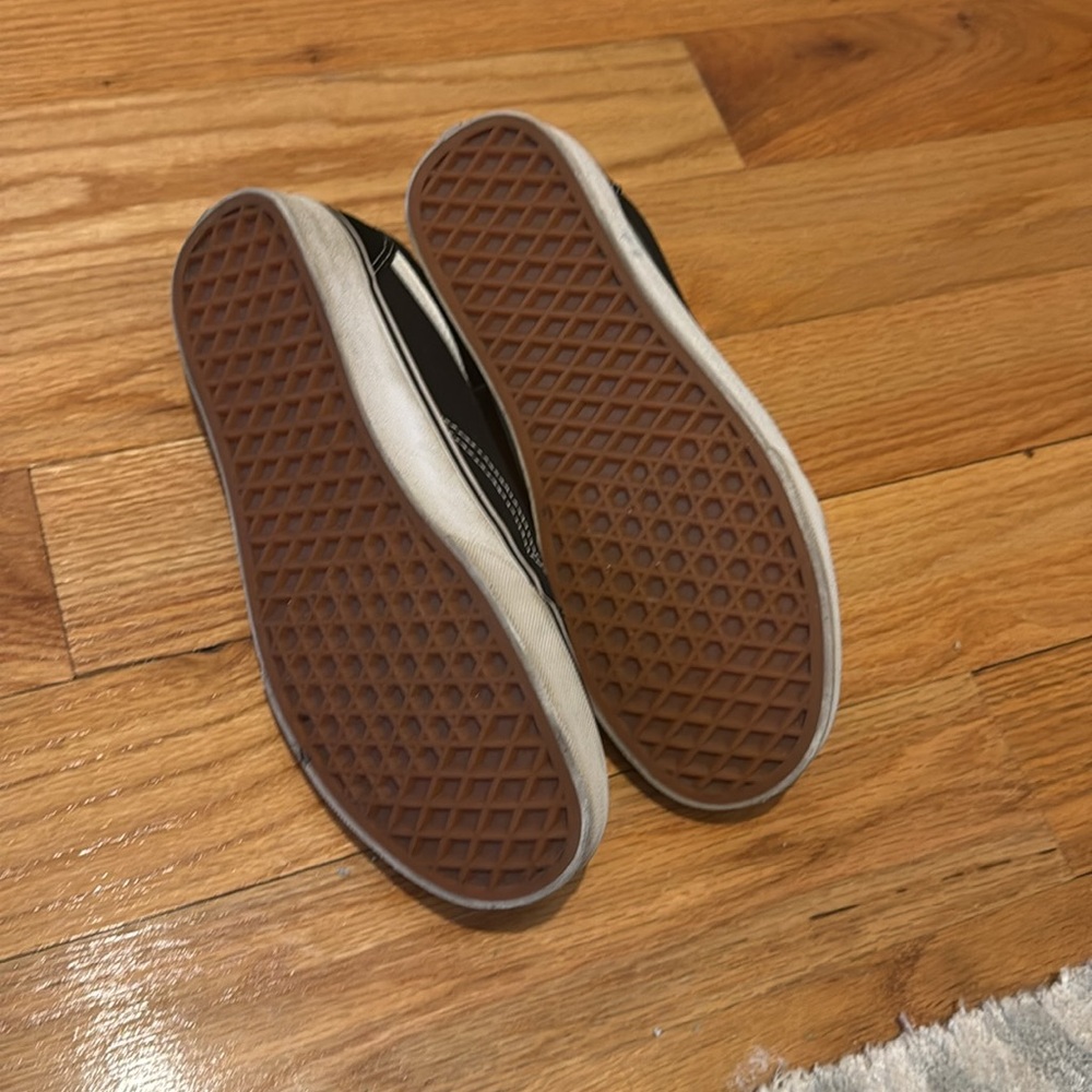 Vans - Picture 3 of 4